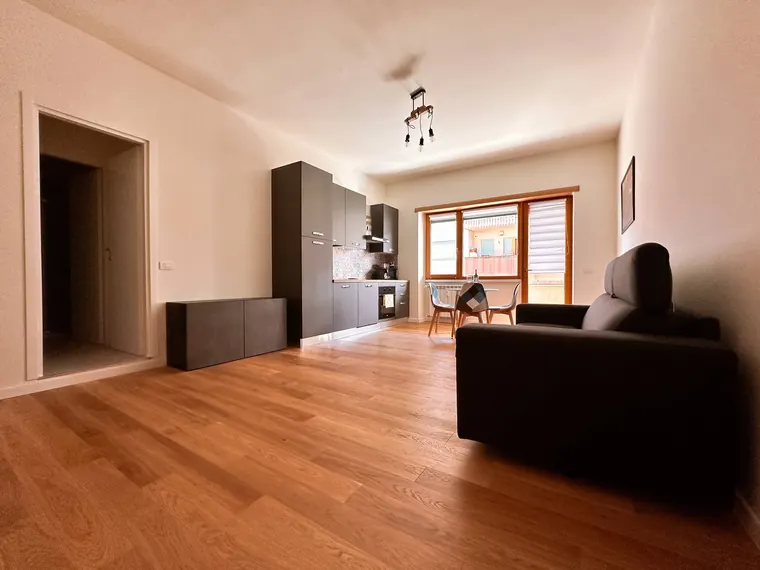Unique Rome Flats — dieci appartamenti a Roma fra Trastevere, Monteverde e il Vaticano,  (Lazio)